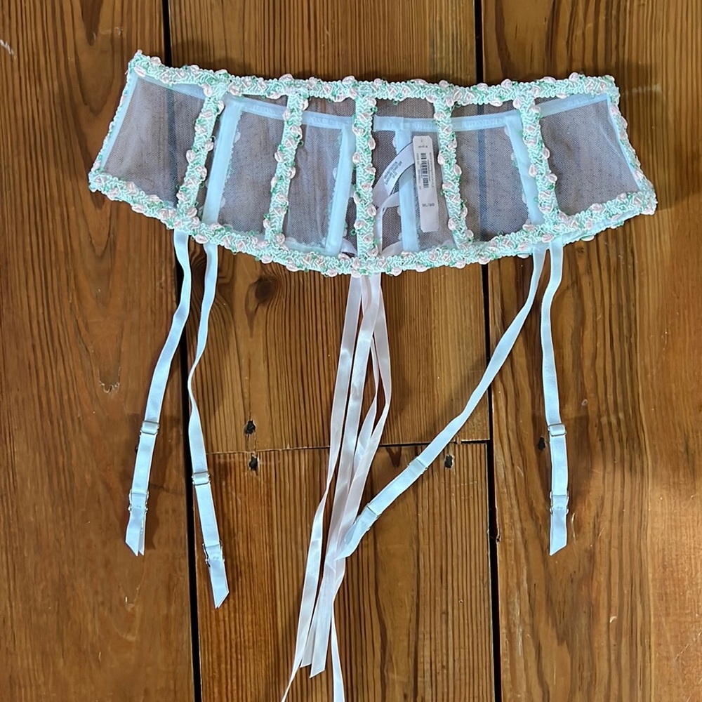 Victoria’s Secret Dream Secret Garden Garter Belt